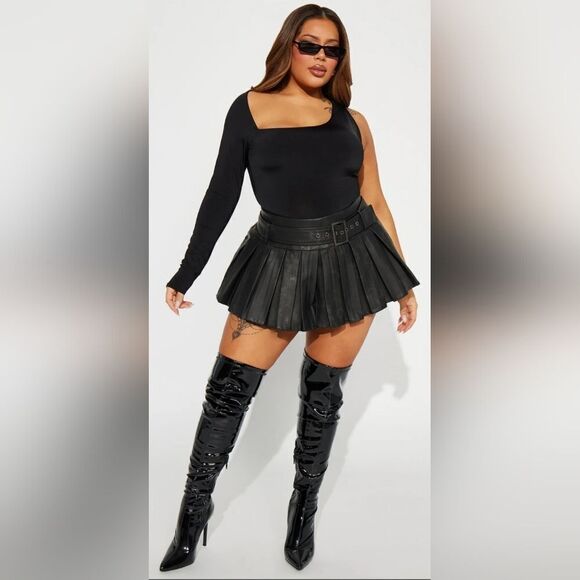 Fashion Nova Pants - NwT Fashion Nova Out All Night Faux Leather Skort - BlackSize XL